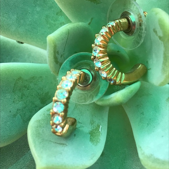 VTG Goldtone Crystal Earrings - Picture 5 of 6